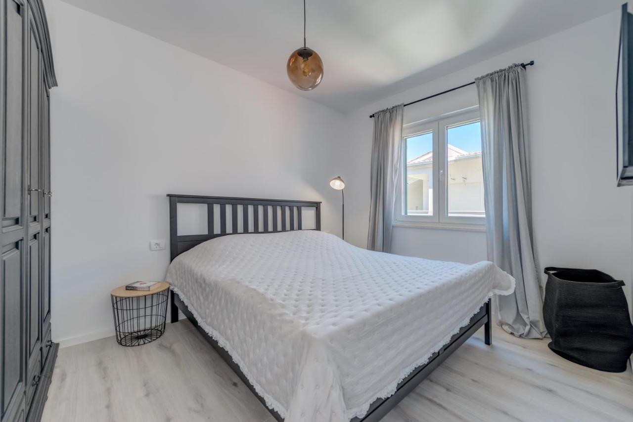Beachfront Apartments Split Bagian luar foto