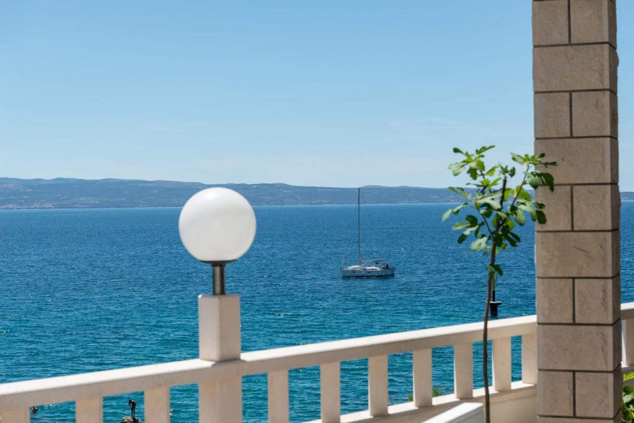 Beachfront Apartments Split Bagian luar foto