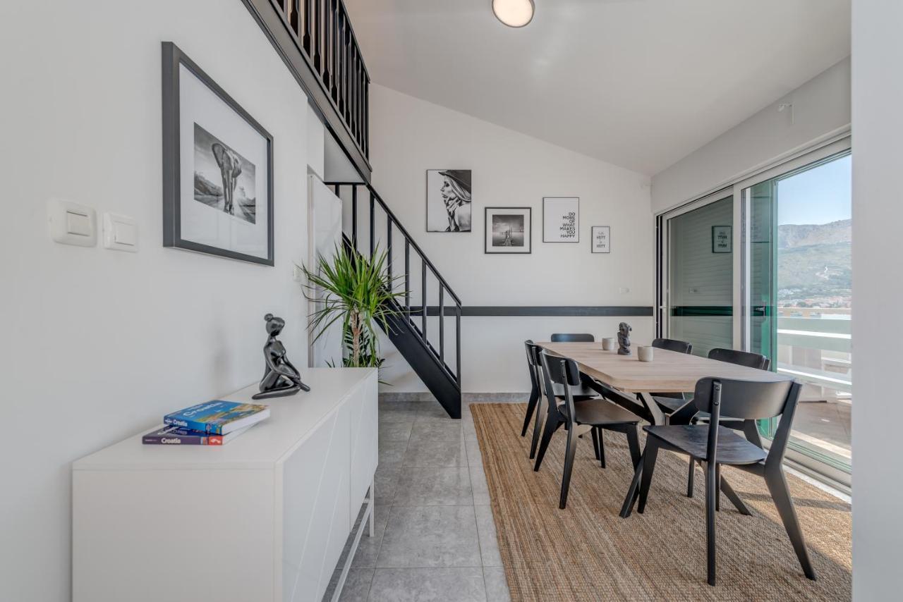 Beachfront Apartments Split Bagian luar foto