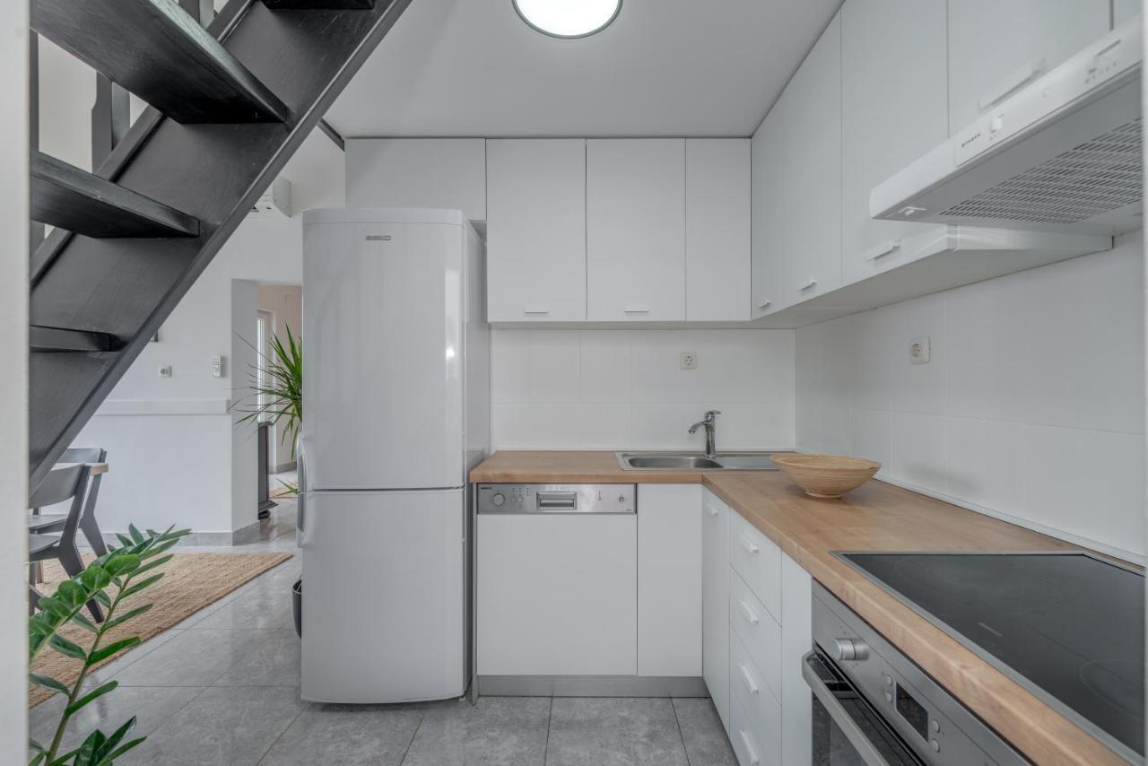 Beachfront Apartments Split Bagian luar foto