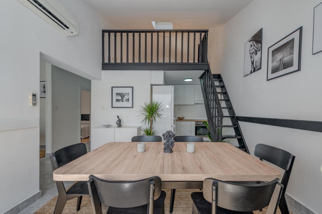 Beachfront Apartments Split Bagian luar foto